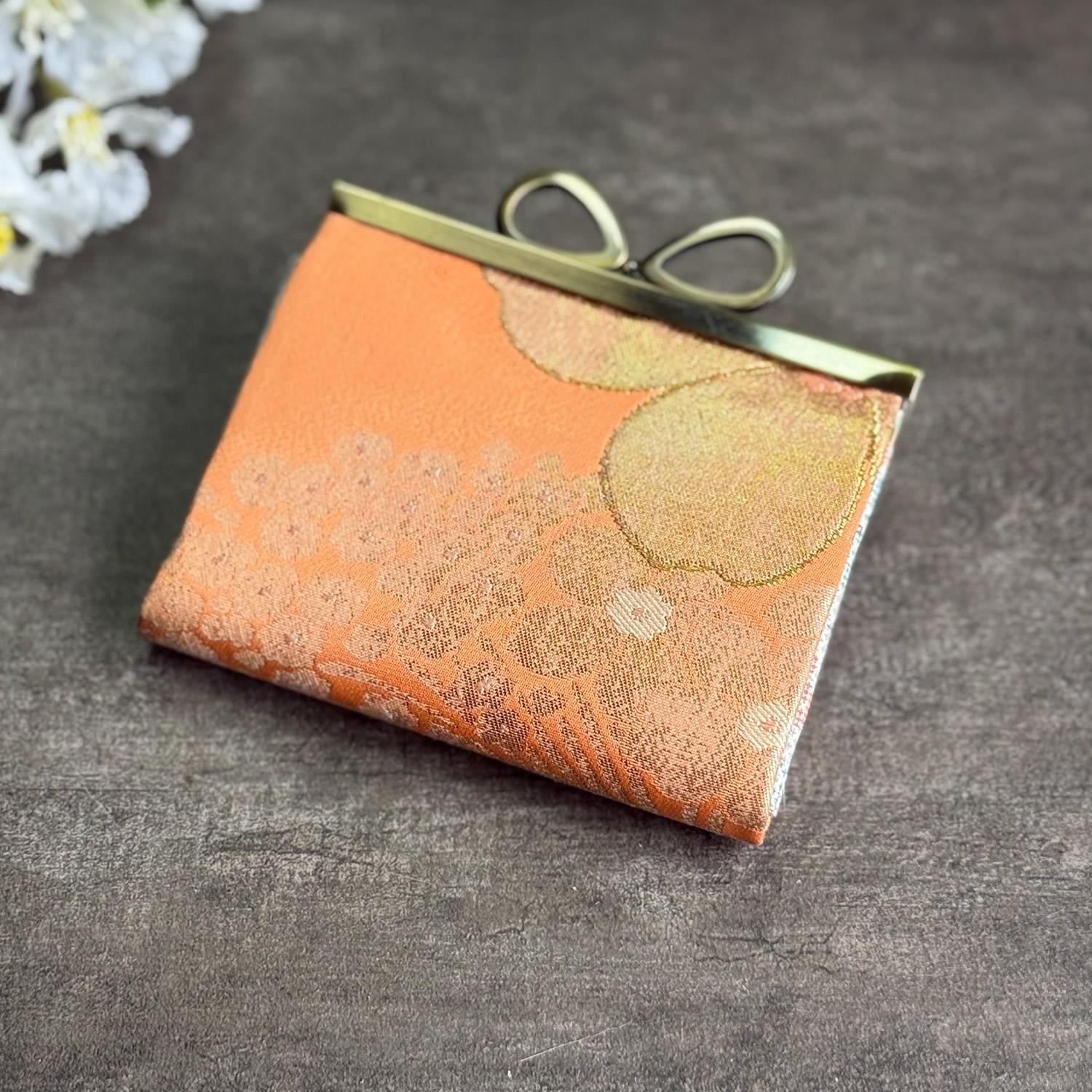 《杏子花文》お札を折らない二つ折りスリム財布〈正絹・着物帯リメイク〉 | 2枚目
