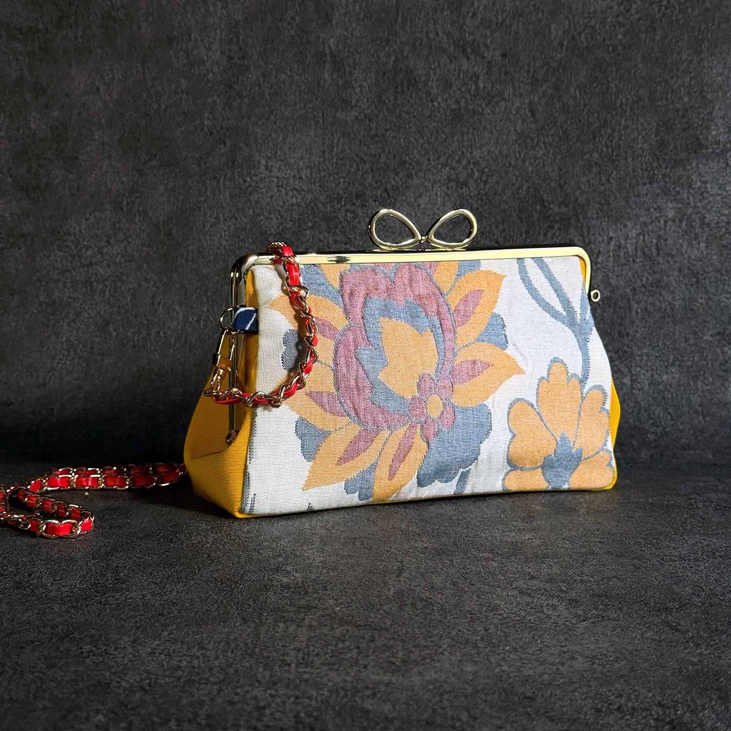 《花葉色唐草》横型がま口お散歩ミニショルダー〈正絹・着物帯リメイク〉
