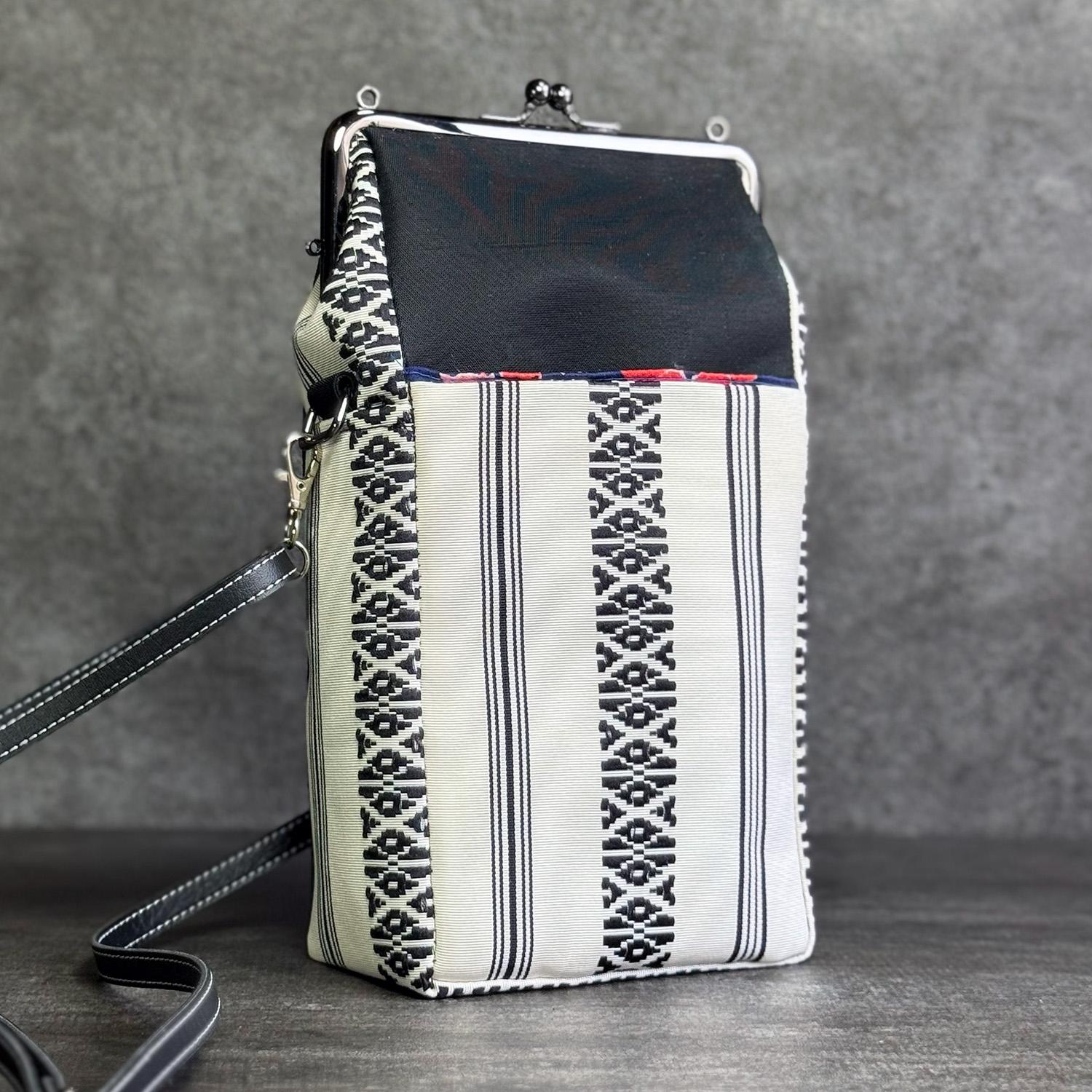 《烏羽献上》縦型がま口お散歩ミニショルダー（大）〈正絹・着物帯リメイク〉