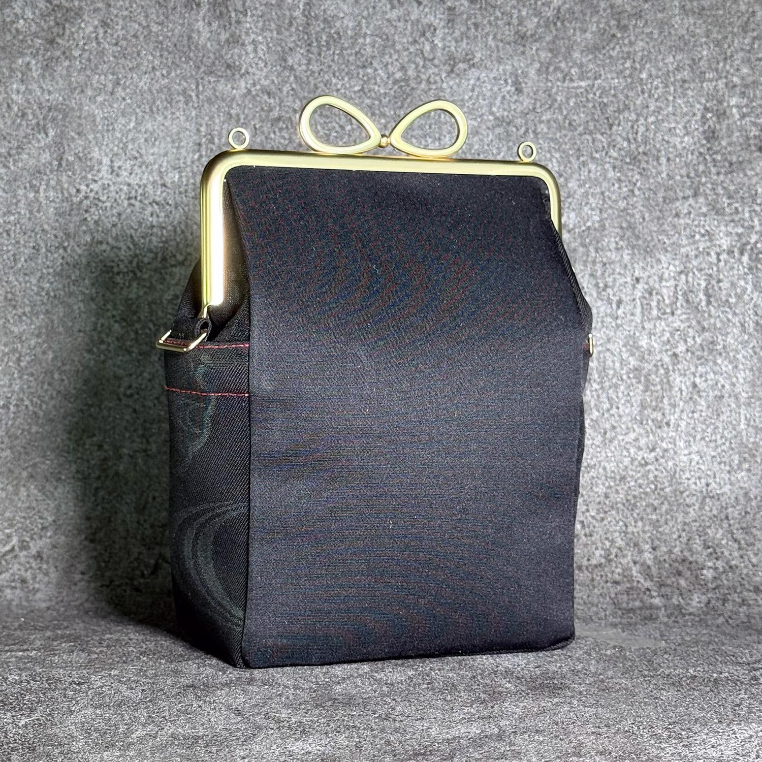 《浅緋流水》縦型がま口お散歩ミニショルダー（小）〈正絹・着物帯リメイク〉 | 2枚目