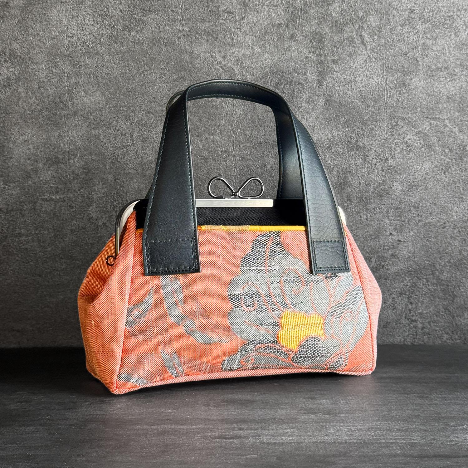 《珊瑚椿》がま口ハンドバッグ〈着物・帯リメイク〉