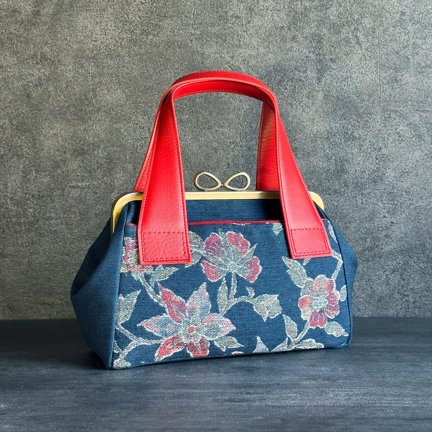 《伯林青》がま口ハンドバッグ〈着物・帯リメイク〉